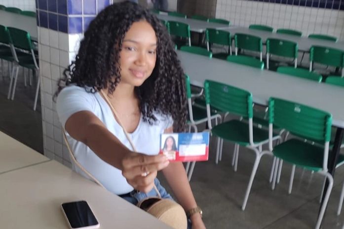 Universitários iniciam cadastro que dá acesso a transporte gratuito para instituições de Palmeira e cidades vizinhas