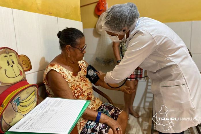 Idosos recebem atendimento médico domiciliar em Traipu