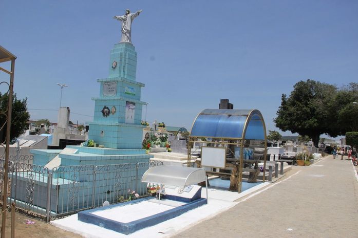 Prefeitura de Arapiraca estípula prazo para reforma e limpeza de túmulos para o Dia de Finados