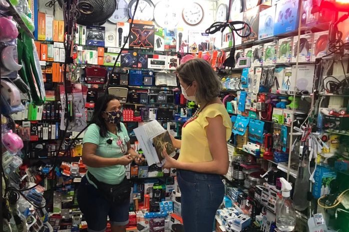 Gaby Ronalsa recebe pleitos dos comerciantes do Shopping Popular de Maceió