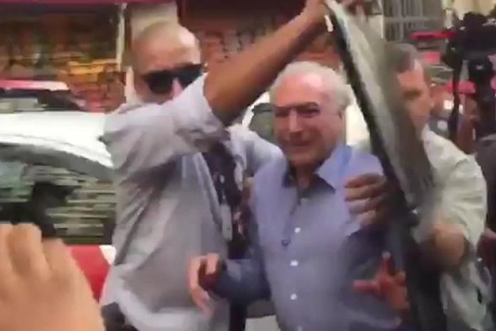 Temer visita local de desabamento em SP e é hostilizado; veja vídeo