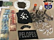 Polícia apreende drogas e munições