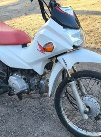 PM prende quatro suspeitos, apreende drogas e recupera moto furtada em Arapiraca