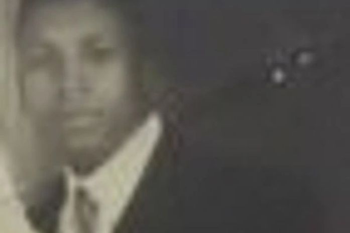 Sou negro, mas, não sou moleque”- repetia o mestre funileiro/serralheiro.