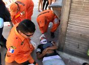 Acidente entre veículos ciclomotores deixa jovem ferida