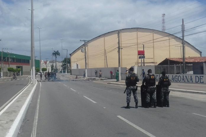 Protesto interditou avenida no Jaraguá