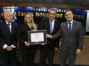 Alfredo Gaspar recebe comenda da Câmara de Maceió
