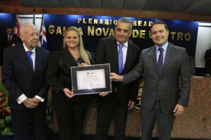 Alfredo Gaspar recebe comenda da Câmara de Maceió