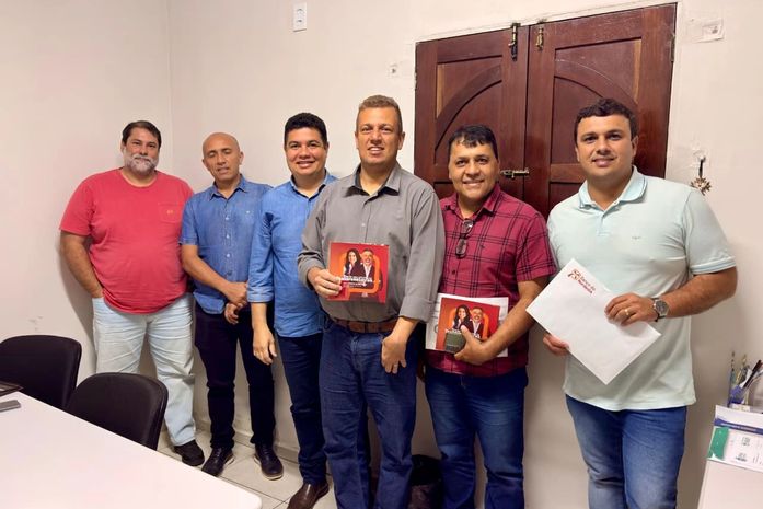 Durante encontro com representantes, prefeito Bebeto Barros firma parceria com Banco do Nordeste