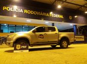Homem é preso pela PRF com documentos falsos e caminhonete roubada