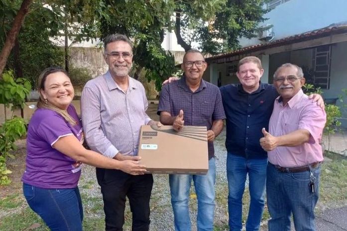 Que crise! Federação de Trabalhadores doa notebook ao Ministério do Desenvolvimento Agrário