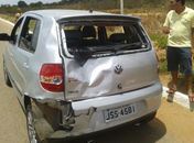 Motociclista colidiu com a traseira de carro (Foto: Todo Segundo)