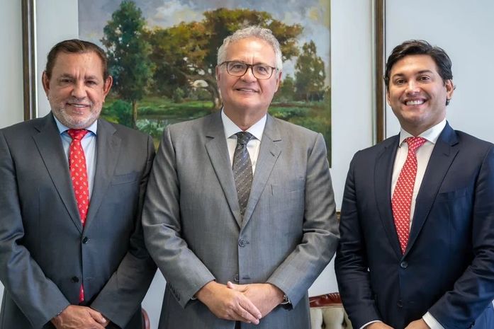 Rodrigo Valença encontra Senador Renan Calheiros em Brasília