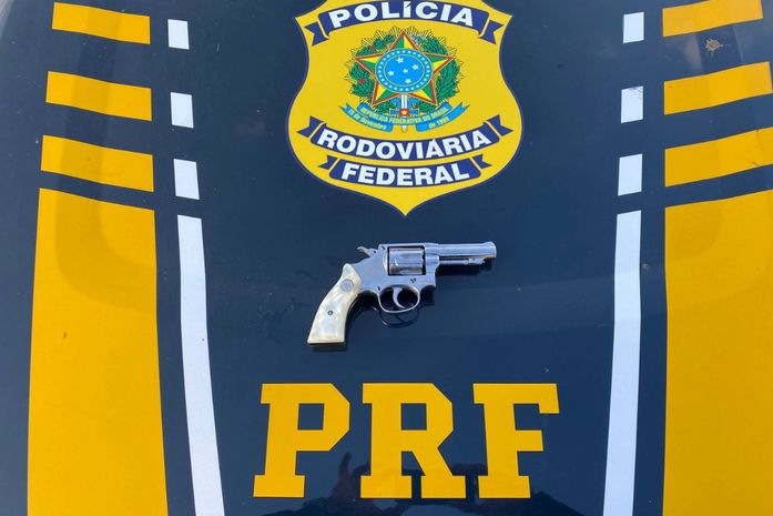 PRF em Alagoas prende homem por porte ilegal de arma de fogo na BR-423