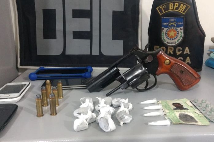 Material apreendido na operação