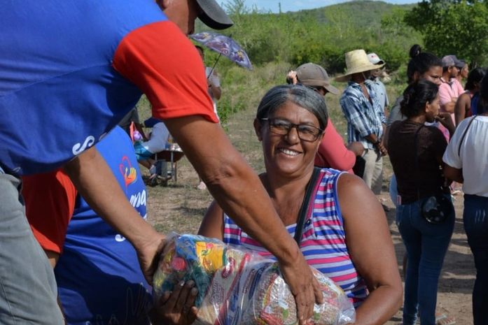 Prefeitura de Delmiro Gouveia beneficia 4.000 famílias com mais uma distribuição de Cestas Básicas