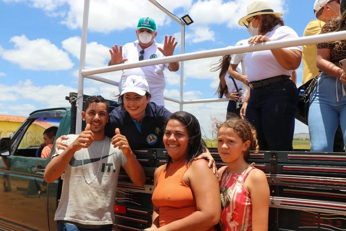 Fabiana Pessoa é recebida no Poção com alegria e nas demais comunidades neste domingo(25)