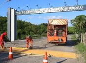 Prefeitura de Santana do Mundaú realiza pintura e sinalização horizontal das ruas