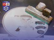 Homem acaba preso após polícia encontrar droga dentro de carroça de recicláveis