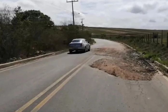 Acesso entre as vilas São Francisco e Fernandes estão em péssimas condições de trafego em Arapiraca