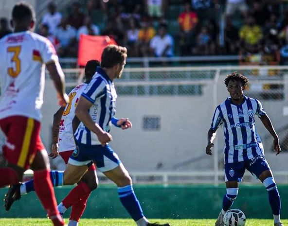 CSA vence a Juazeirense nos acréscimos e assume liderança na Série D