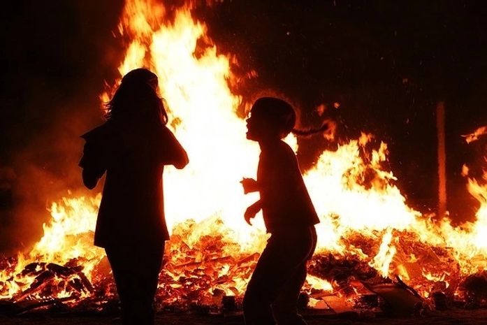 Festas juninas, fogueiras e fogos de artifícios: médico alerta sobre cuidados ao sofrer queimaduras