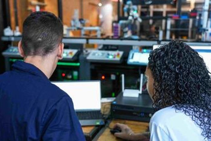 IEL abre vagas de estágio com bolsas de até R$ 1 mil para estudantes de diversas áreas