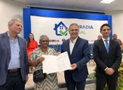 114 famílias de São Miguel dos Campos receberam títulos de propriedade do “Moradia Legal”; total já chega a 2.118