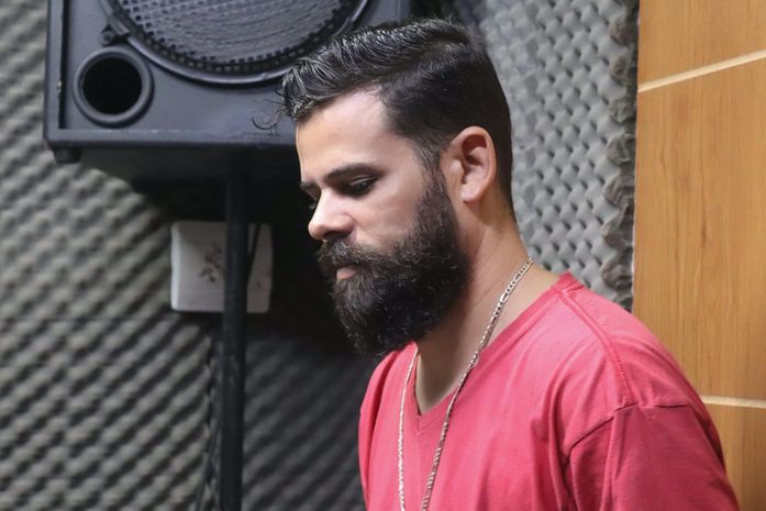 Pela necessidade de inventar, se expressar e questionar de Vitor Pirralho