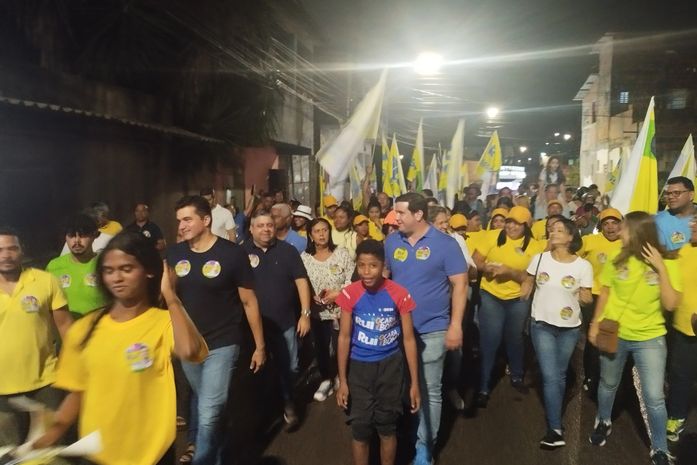 Multidão acompanha Rui Palmeira em caminhada no Parque das Américas