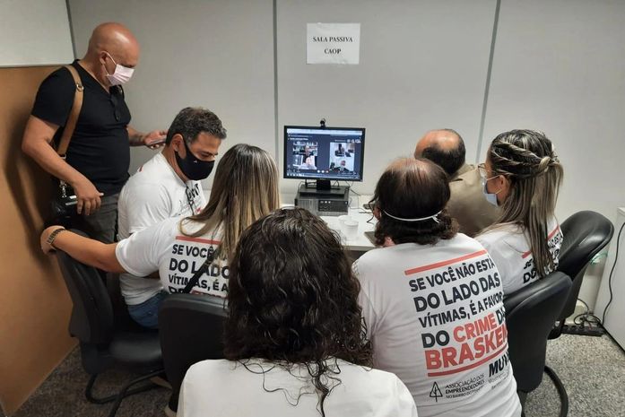 Após manifestação, MP se reúne com moradores do Pinheiro e diz que vai analisar as reivindicações