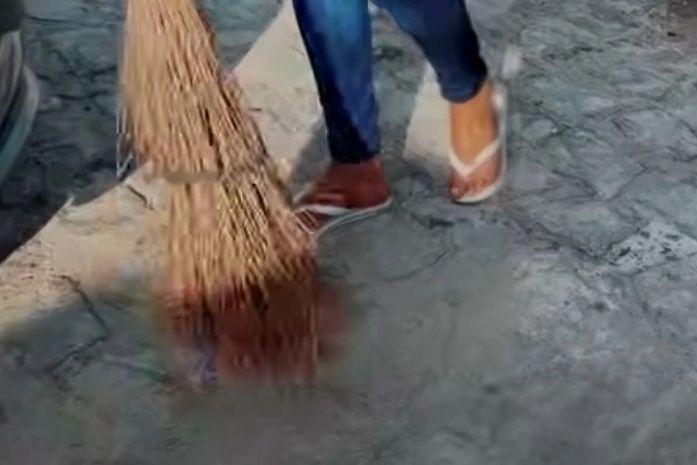 Vídeo: Reportagem mostra garis que recebem R$ 381 por mês em prefeitura do interior de AL