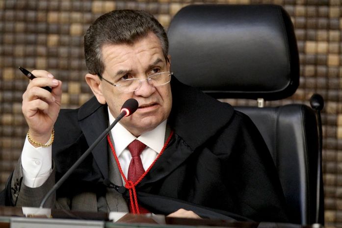 Desembargador Washington Luiz destacou que se o réu fosse posto em liberdade ofereceria riscos à tranquilidade social.