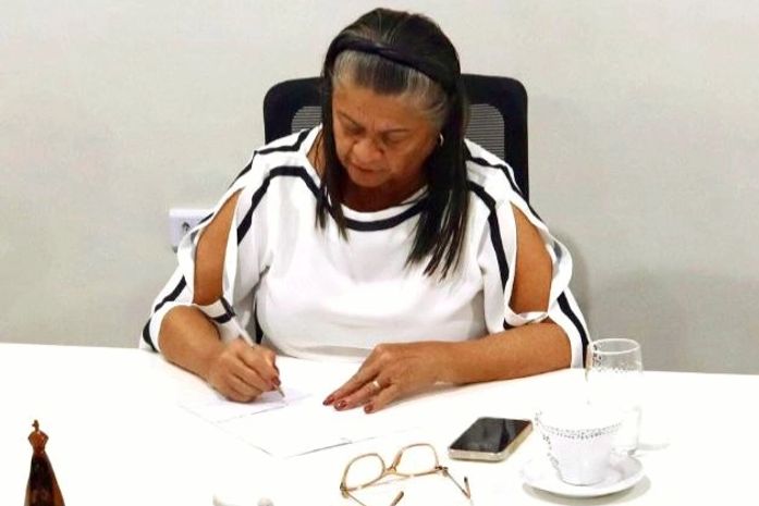 Prefeita Tia Júlia confirma rateio para a Educação e encaminhará Projeto de Lei à Câmara Municipal