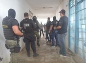 Operação em presídio apreende aparelhos eletrônicos e armas