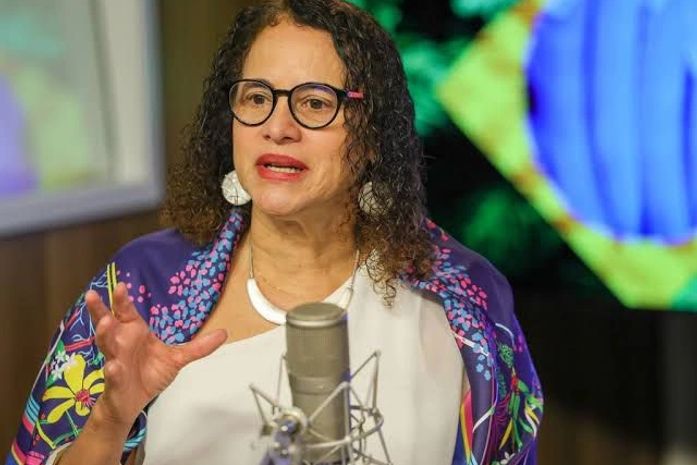 Ministra Luciana Santos recebe título de Cidadã Honorária de Maceió em sessão solene na Câmara Municipal
