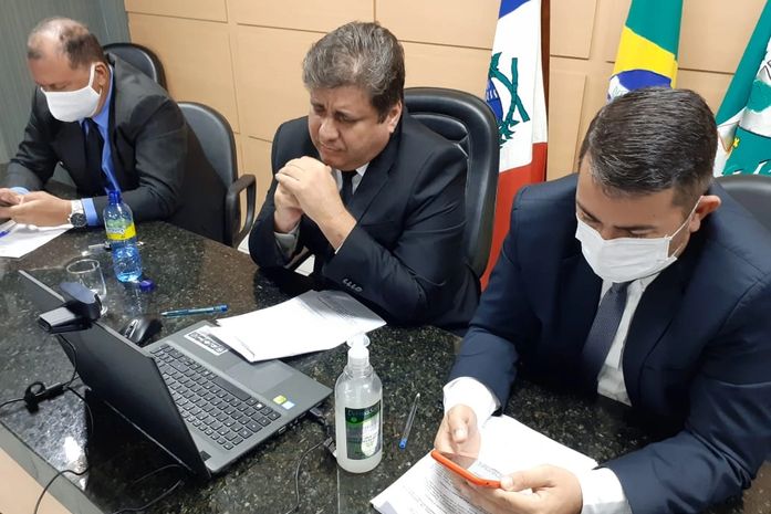 Câmara Municipal de Arapiraca, realiza segunda sessão por vídeo conferência discutindo medidas de enfrentamento ao Covid-19