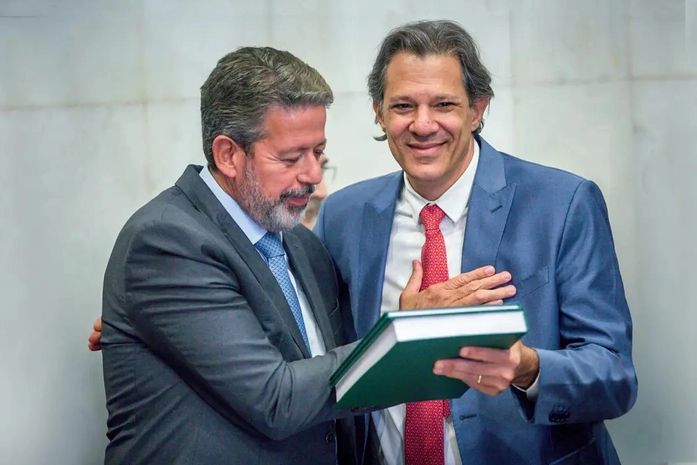 Relatório de Arthur Lira sobre projeto de isenção do IR beneficia 16 milhões de brasileiros e é elogiado por Haddad