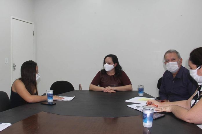 Fabiana Pessoa solicita relatórios sobre obras e serviços em andamento em Arapiraca