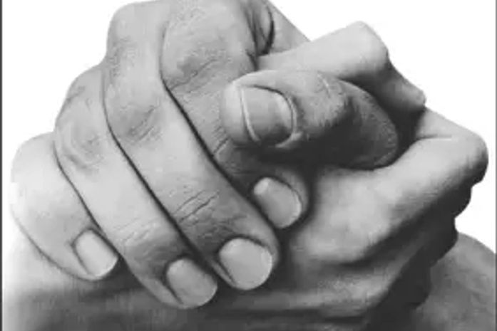 Em tempos brutalizados, esta ativista, adora receber mensagens que desembrulham afetos. Bom, né, não?!