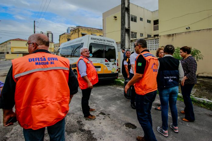 Rachaduras no Pinheiro