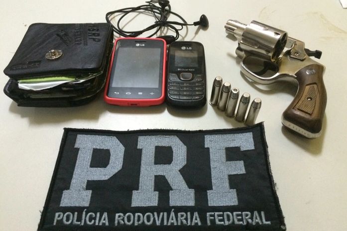 Final de semana: PRF registra flagrantes de embriaguez e porte ilegal de arma