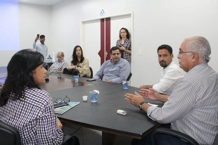 Teófilo e Rodrigo Cunha discutem projetos de inovação tecnológica para Arapiraca