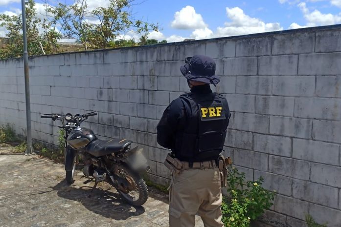 PRF prende homem por receptação de veículo na BR-104