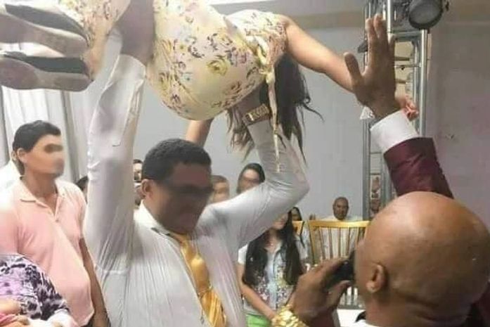 Pastor atira mulher no chão em culto e ela perde o movimento das pernas