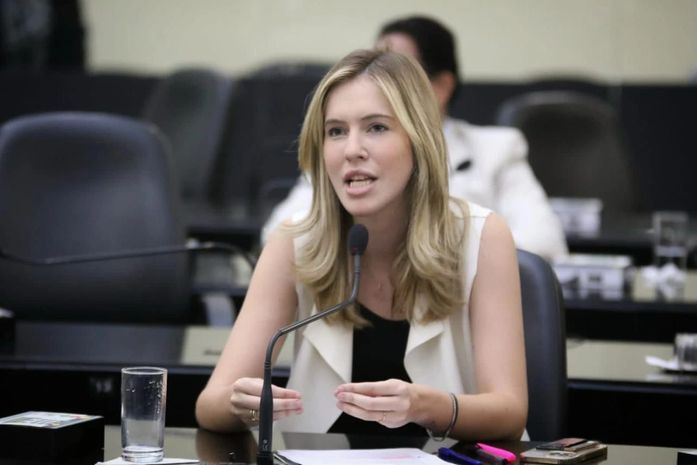 Cibele Moura solicita ampliação de Guia Prático de Atendimento Educacional Especializado para cinco municípios alagoanos