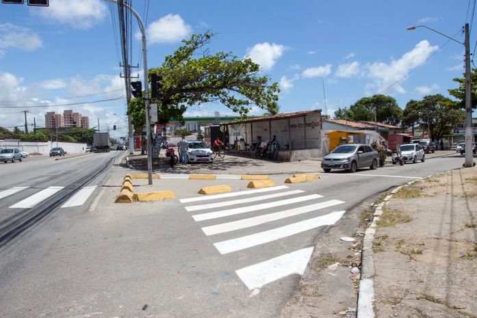 SMTT melhora sinalização em trecho da Gustavo Paiva que foi modificado