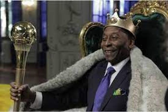 A repercussão da morte de Pelé é planetária, ou, a elite das elites, se curva aos pés do homem preto