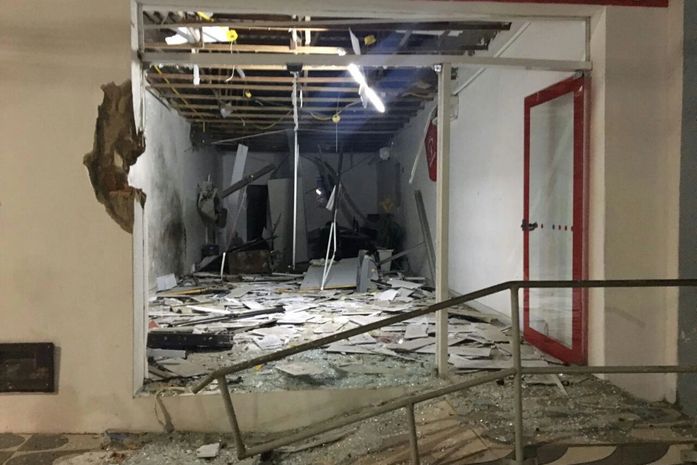 Agência ficou completamente destruída após a explosão