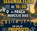 
A Prefeitura de Maceió não pode SÓ colocar empresas de fora e tirar os direitos de pequenos ambulantes. - disse a moça
